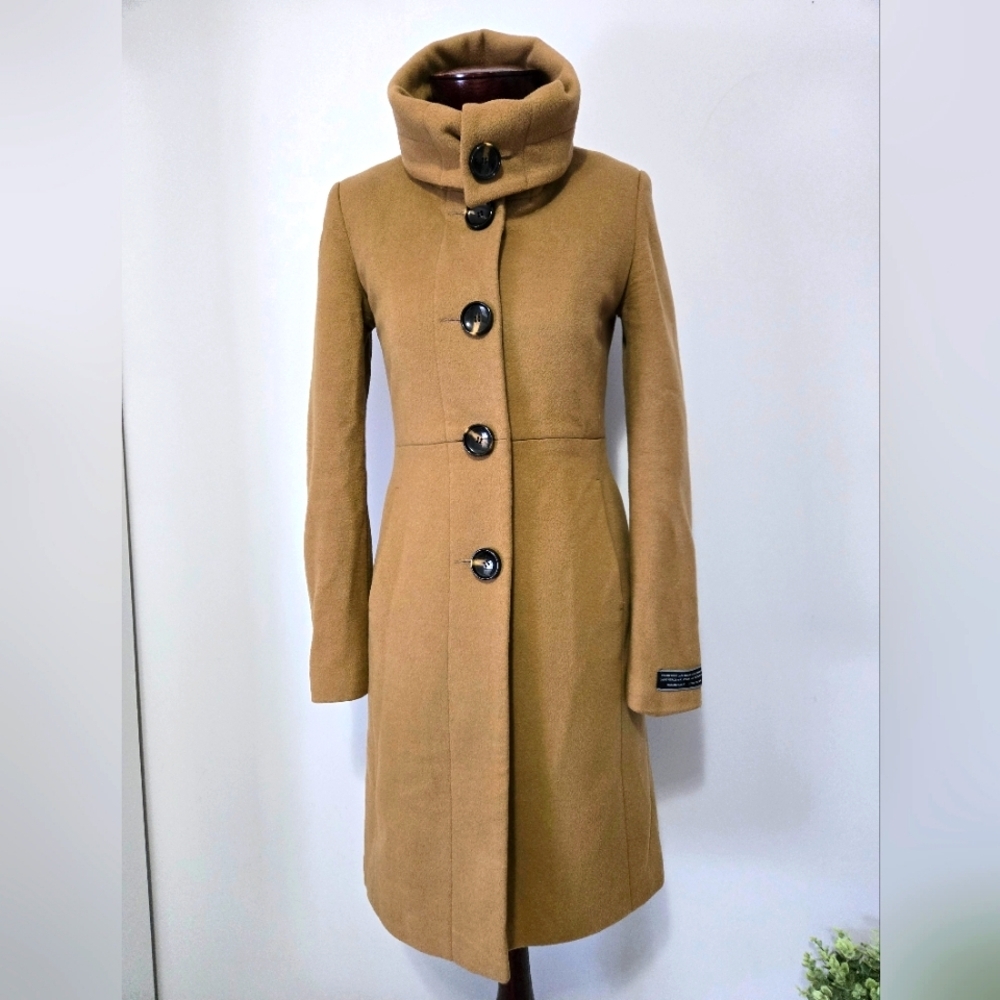 LE CHATEAU Wool and Cashmere Camel Coat with Statement Collar. Canadian Size XXS